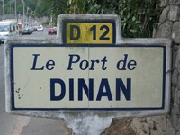 Dinan: StraÃÂenschild